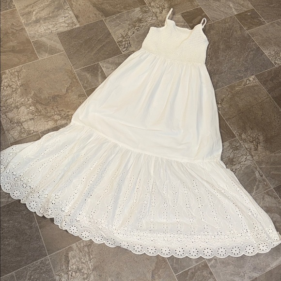 Suzy Shier White Smocked Bodice Eyelet Tier Maxi Dress boho/beach/flowing. XS - Picture 9 of 12